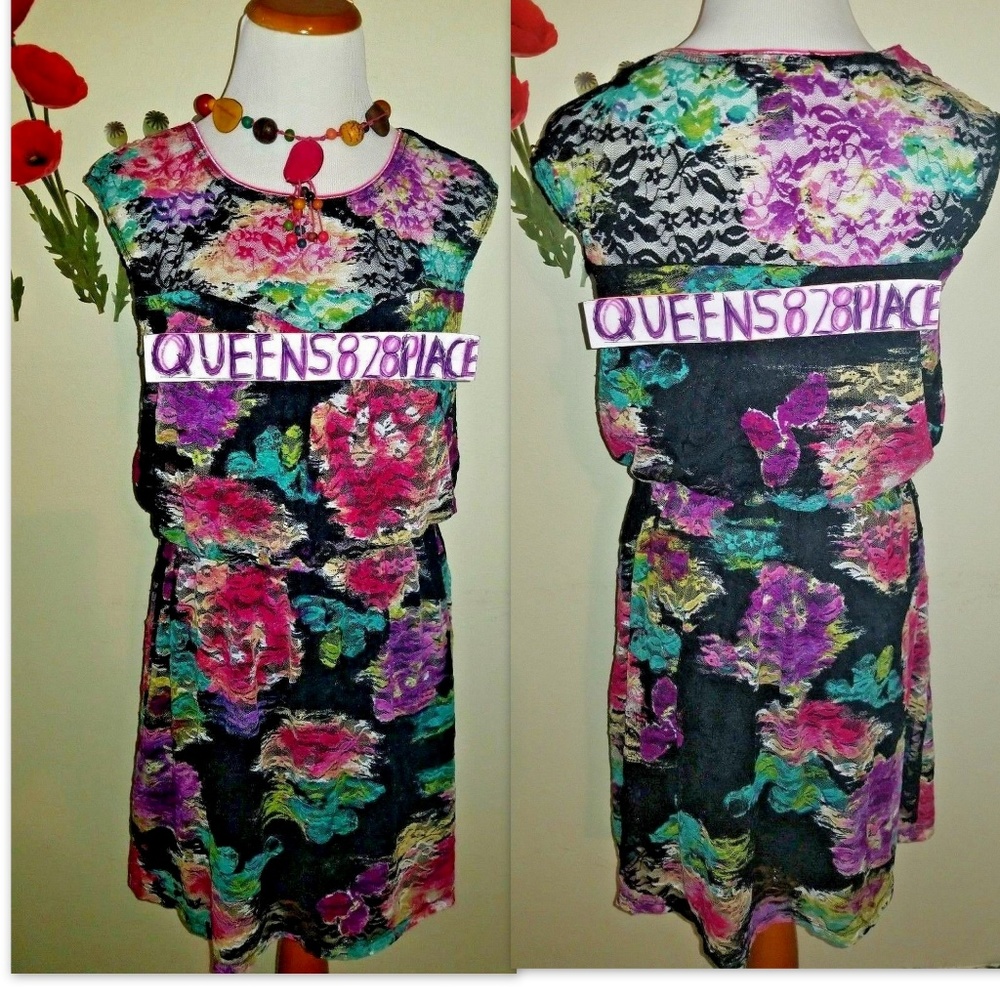 ⬇⬇ ⬇⬇ NWOT Paper Doll  L Floral  Print Lace Dress